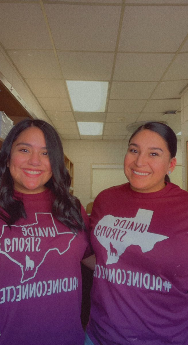 Ms_Baez07's tweet photo. Supporting the return of Uvalde students and teachers! 
 #UvaldeStrong. #aldineconnected @StovallMS_AISD https://t.co/2SDrF9k5kk