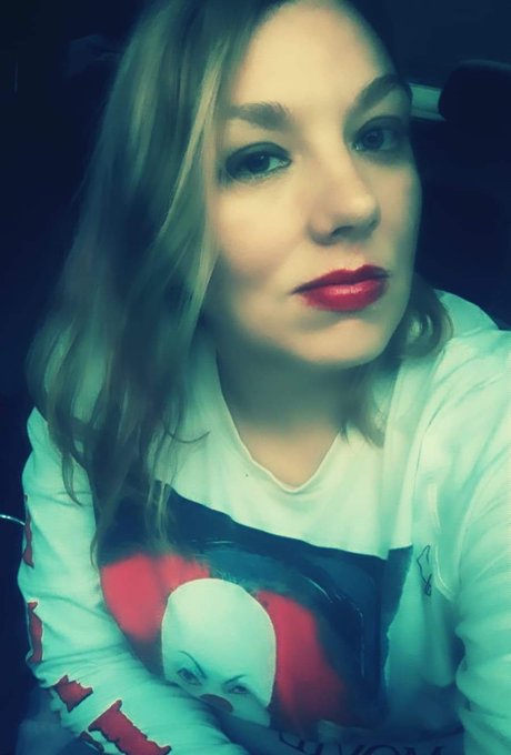 2 pic. It's the MOST wonderful time of the year 🤡☠👻🧛&zwj;♀️🧟&zwj;♀️🕸🕷🔪🎃🕯⚰ https://t.co/7xHKvIz78o