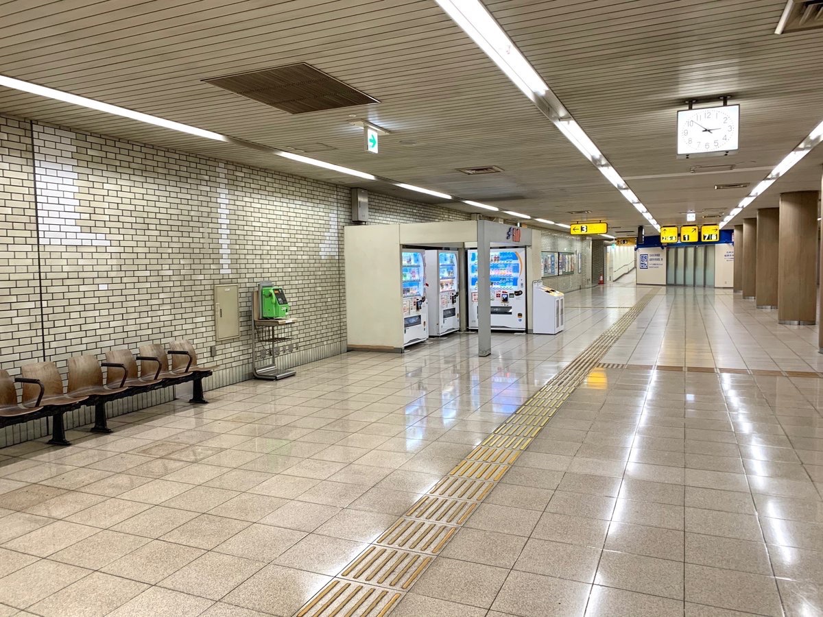 Chikamaru_info's tweet photo. #駅の公衆電話 シリーズ #H04
#馬出九大病院前駅 の公衆電話
駅名の読みが #まいだしきゅうだいびょういんまえ の16文字もあり、国内地下鉄読み仮名文字数が最多の駅として知られています。
今回は、駅名にちなみ、🐴に関係した #オレンジカード もご紹介します。
#福岡市地下鉄 https://t.co/ghnPBqwuvP
