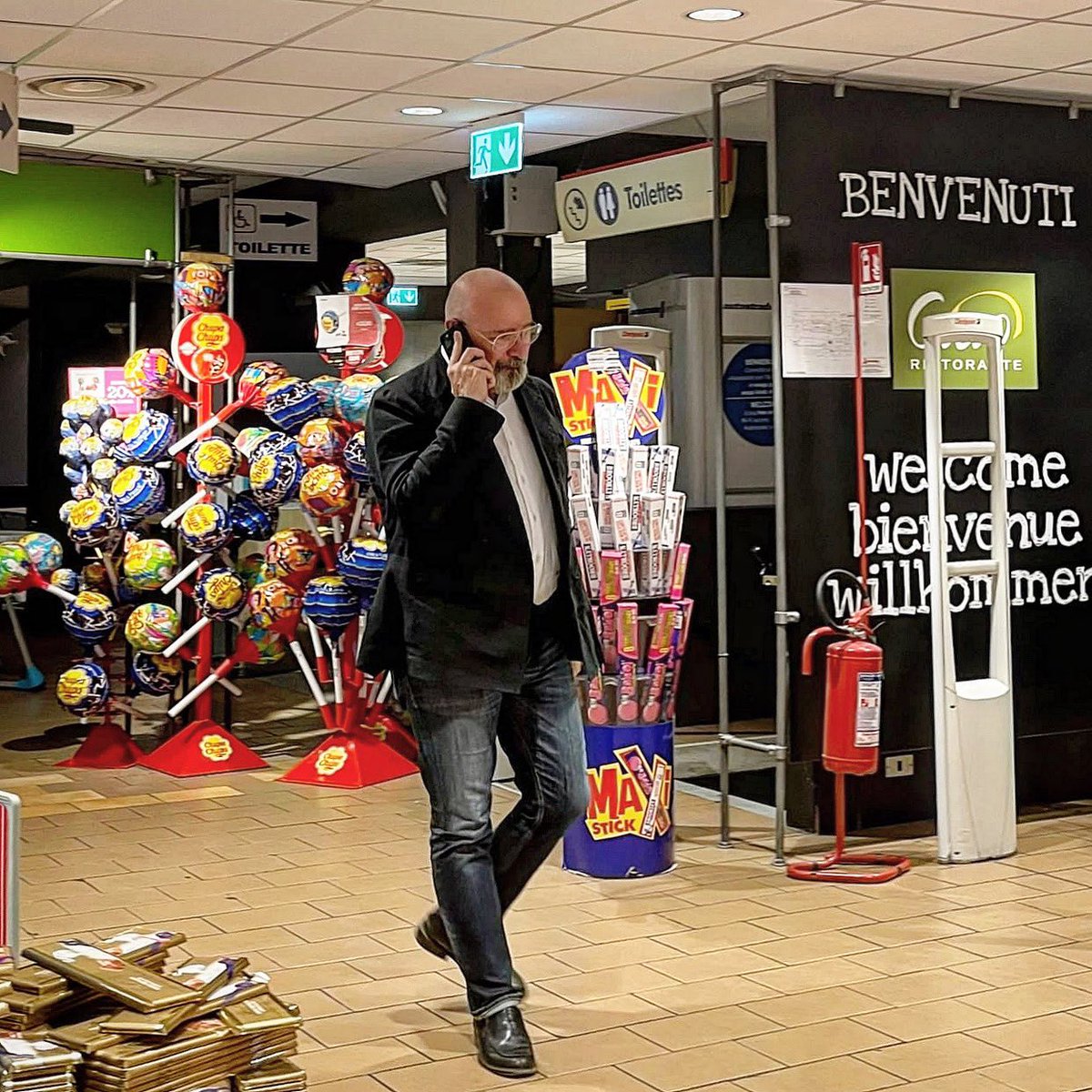 sbonaccini's tweet photo. Ultime chiamate, ultimo caffè in autogrill e si torna verso casa. 
E domattina si riparte 💪🏻 https://t.co/52pC6WhuId