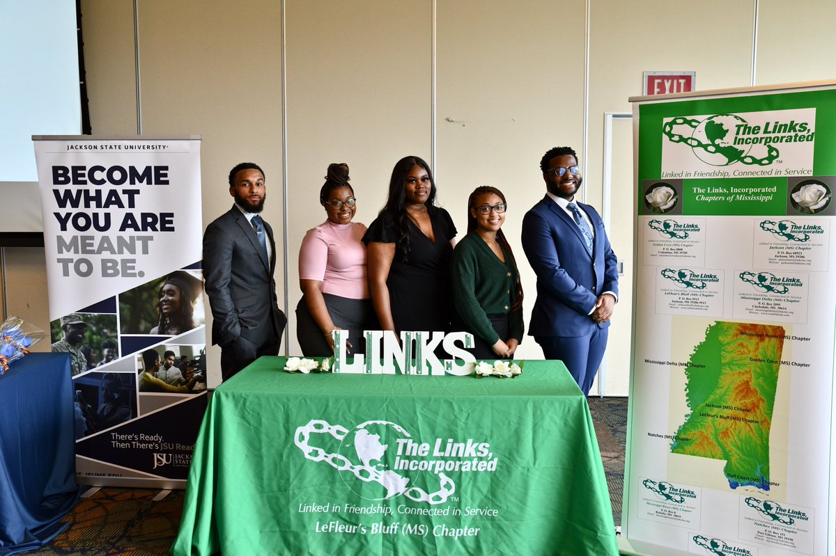 LBLinksChapter's tweet photo. Congrats to our Southern Area Servant Leader Scholars. Each received $5,000. Dr. Alisa Mosley, JSU Provost and Sr. VP for Academic Affairs, delivered remarks. Alauna Brooks, Anansia Carter, Akinola Gonzalez, Shetorsia Minniefield, and Ezra Snell, II #LBLinks #SALinksInc #LinksInc https://t.co/Btq6YzieV7