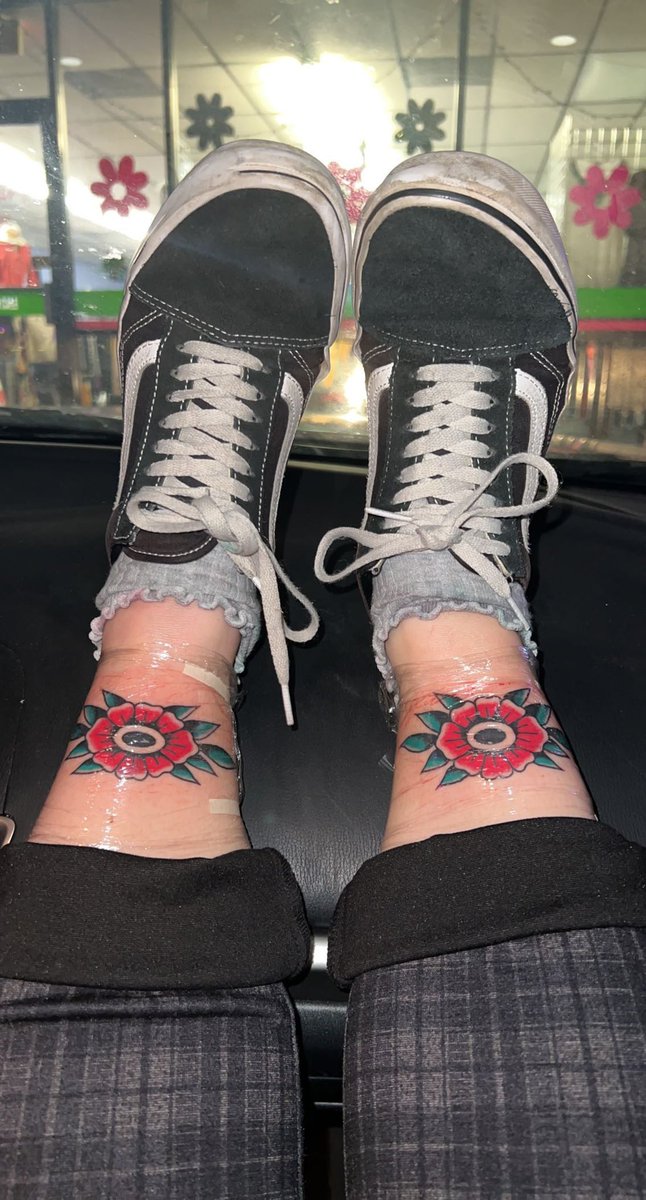 ItsmeRadkins's tweet photo. Newest additions 🌹 https://t.co/2KSLuvgxn9