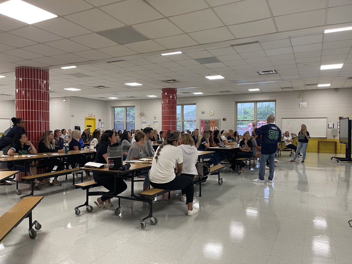 brandon_chall's tweet photo. #Team56 was back today and getting ready to welcome back our students! Weβre focusing on the #16HabitsofMind and making sure our students are focusing on their future! ππ @PublicSchool56 @DrMarionWilson @CChavezD31 @JMarvinney @NYCSchools #elevateD31 https://t.co/IpmapkdR0H