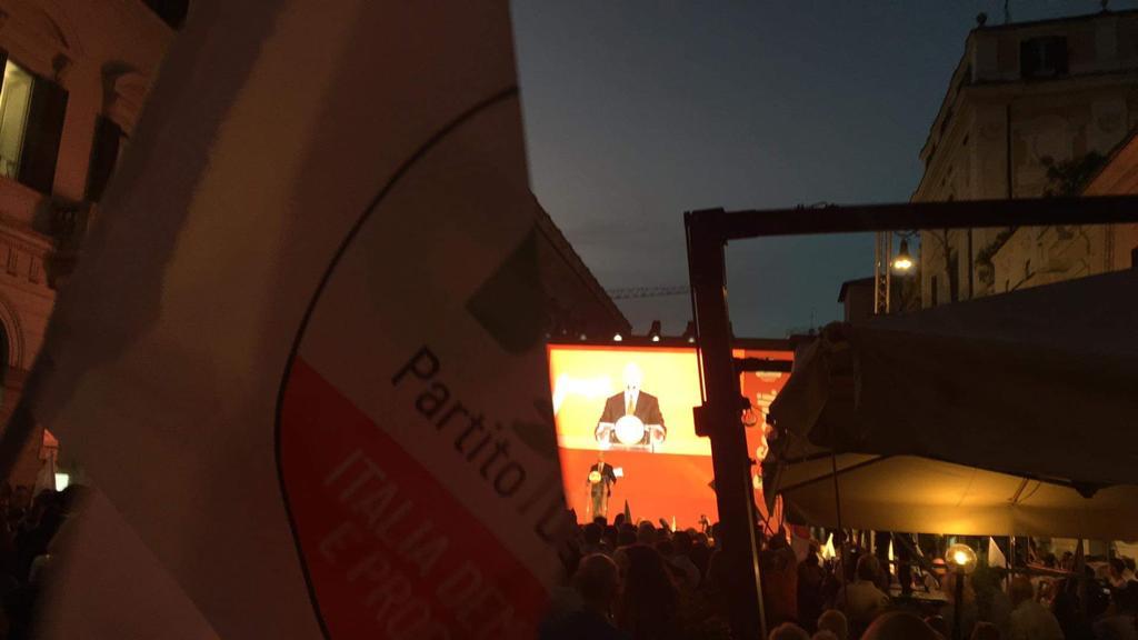 milviuspd's tweet photo. Perché a #SantiApostoli (3) per sfatare il #miraggio di una vittoria scontata delle #destre @MartaLeonori @ceciliadelia @claudiadaconto https://t.co/pxKQ9LWTPf