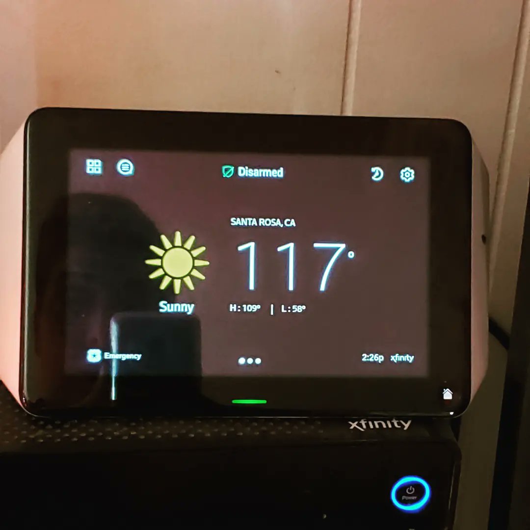 GreenEyes707's tweet photo. Can't deal with this #heatwave. Went from 94 at 11am to 115 at 1pm and 117 now. #dying #heatwave2022 #california #santarosa https://t.co/i1AcZ6Tf5G
