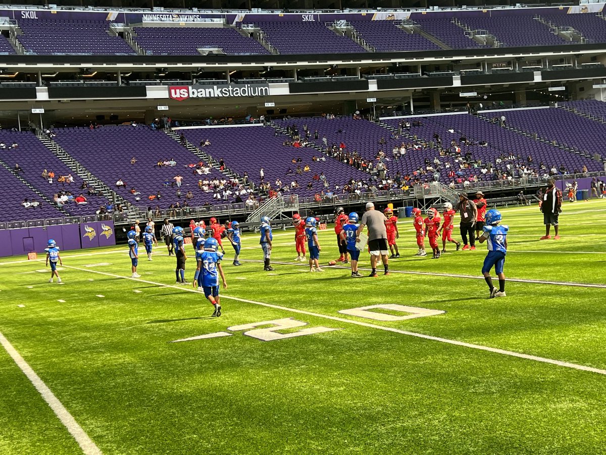 4th Grade Falcons playing at US Bank