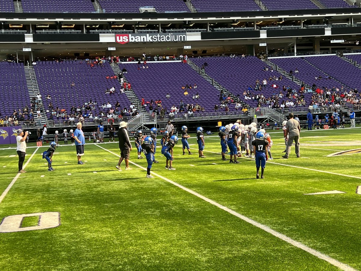 3rd Grade Falcons playing at US Bank