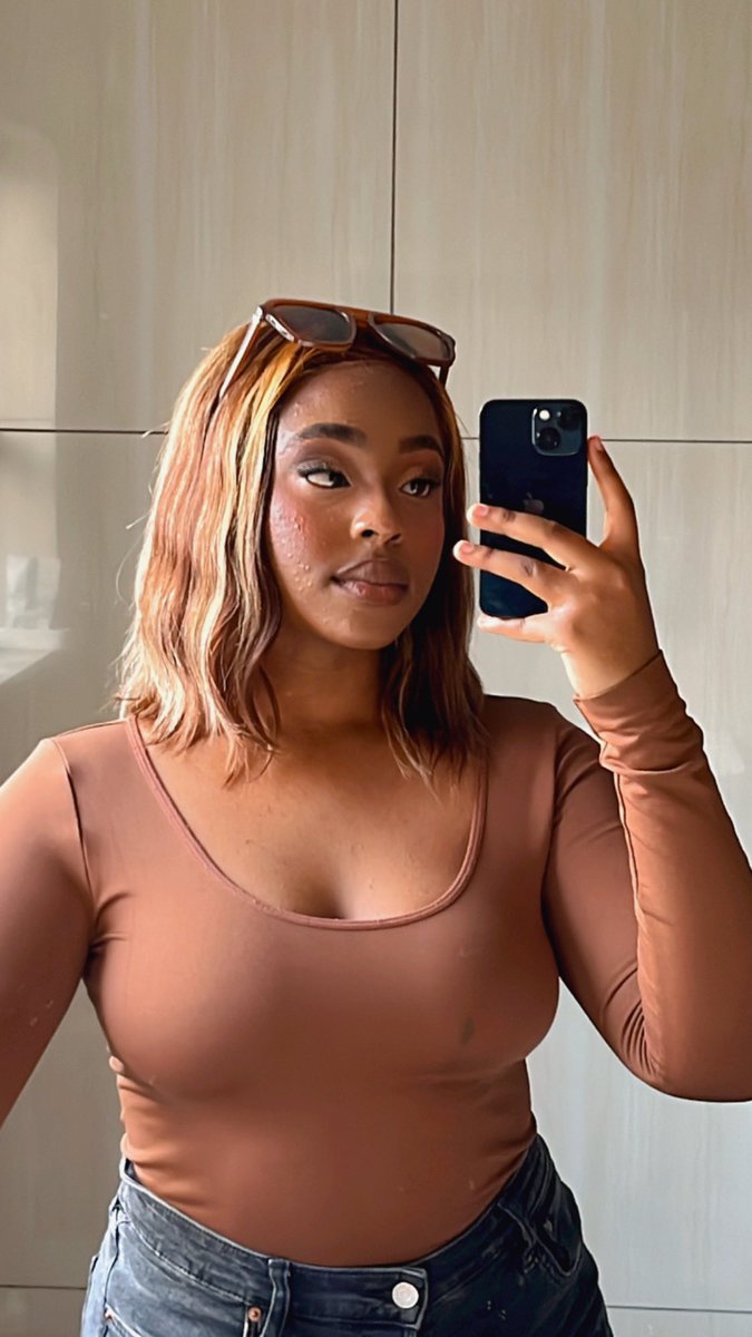_sunflwrbaby's tweet photo. it was said to never look like your problems 🥲. https://t.co/yTjwYkzohO
