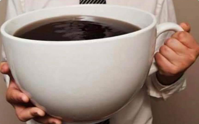 Flantasma1's tweet photo. Personas: el café es malo
Yo: https://t.co/wXqer0SjZM