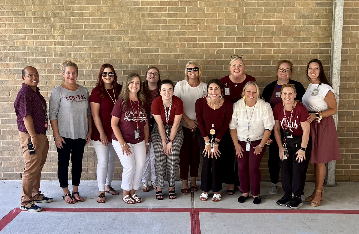 tammyfostersebe's tweet photo. We stand with Uvalde ❤️#uvaldestrong @TISDDPES @TomballISD https://t.co/Msv6DSNERJ