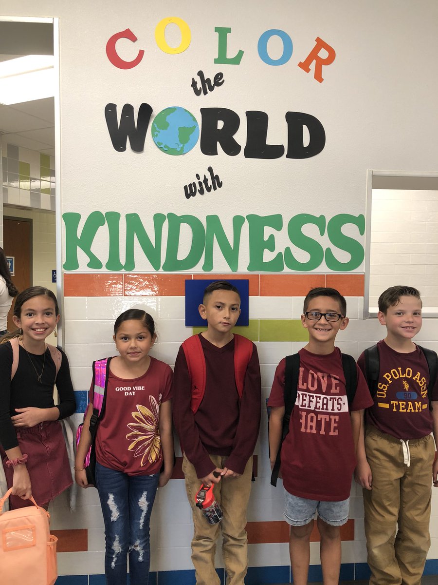 PSandoval_JCE's tweet photo. We love you Uvalde &amp; hope you had a great 1st day back to school! ♥️ #UvaldeStrong #TeamSISD https://t.co/UPhc4jEHU5
