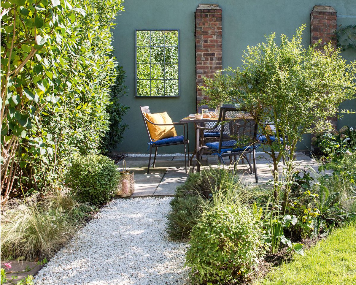 MatthewSwanson's tweet image. Gravel can be a good option for making a path through a #garden. #outdoorliving  cpix.me/a/152616286