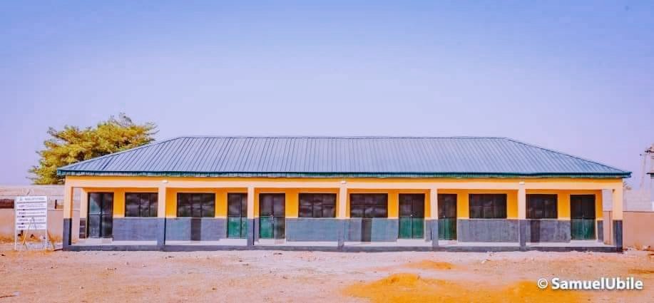 isnuhu's tweet photo. PROJECT FIFTY FIVE

#KwariProject65
#KwariAtWork
Construction and furnishing of one block of three classrooms at Lemu LEA Samaru Ward, Sabon Gari LGA facilitated by @Abdu_Kwari
@TrackaNG @BudgITng @NGRSenate @GovKaduna @haliluhassan @AminuAbuzayd https://t.co/yAsfZXV5RO