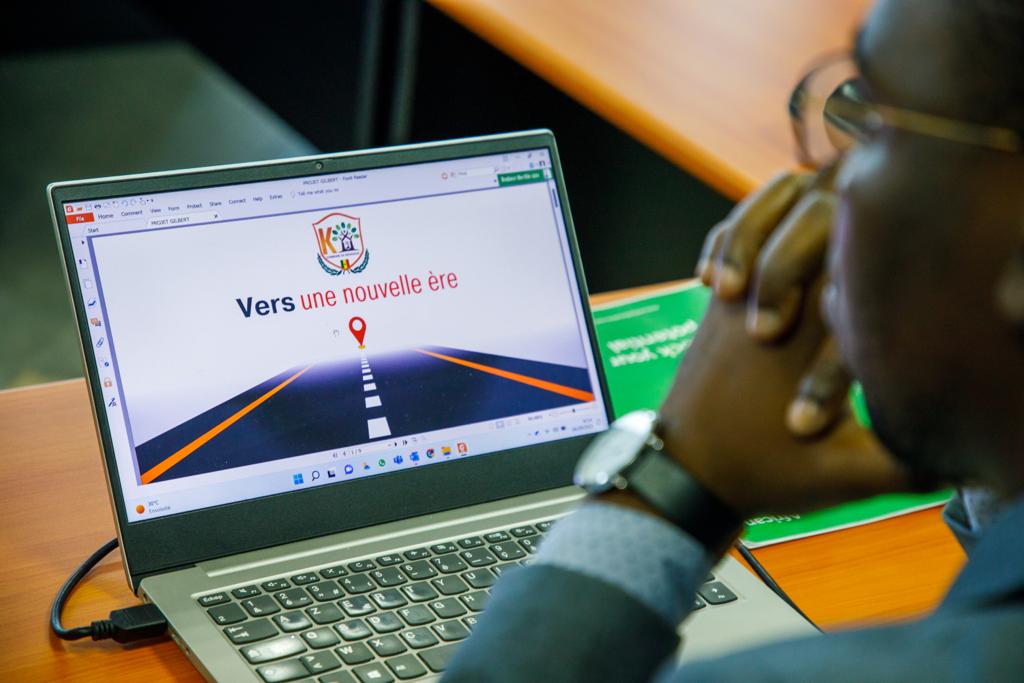 OulimataSarr's tweet photo. En 2022,  Kédougou est la ville choisie pour le lancement de la campagne des « 16 jours d'activisme contre la violence faite aux femmes et aux filles » du 25 Novembre au 10 Décembre en partenariat avec le Maire Ousmane Sylla #kebetu #senegal https://t.co/dz3aRZktNg
