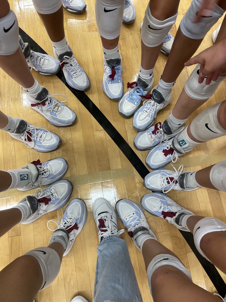 HarlanHawks_VB's tweet photo. GAME TIME AT THE NEST. We stand with Uvalde. #UvaldeStrong #HawkYeah @NISD @NISDHarlan https://t.co/aaCsqREUDb