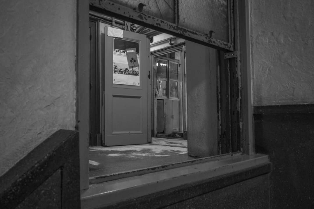 oyakata417's tweet photo. GRな日々788
銀座
#写真好きな人と繋がりたい #写真撮ってる人と繋がりたい #写真 #ファインダー越しの私の世界 #28mm #単焦点レンズ #ricoh #gr #ricohgr #gr3 #grsnaps #blackandwhite #monochrome #ppschool #haveanicephoto #instagood #photolovers #followplease #flower #japan  #奥野ビル https://t.co/DQ3v9uw4px