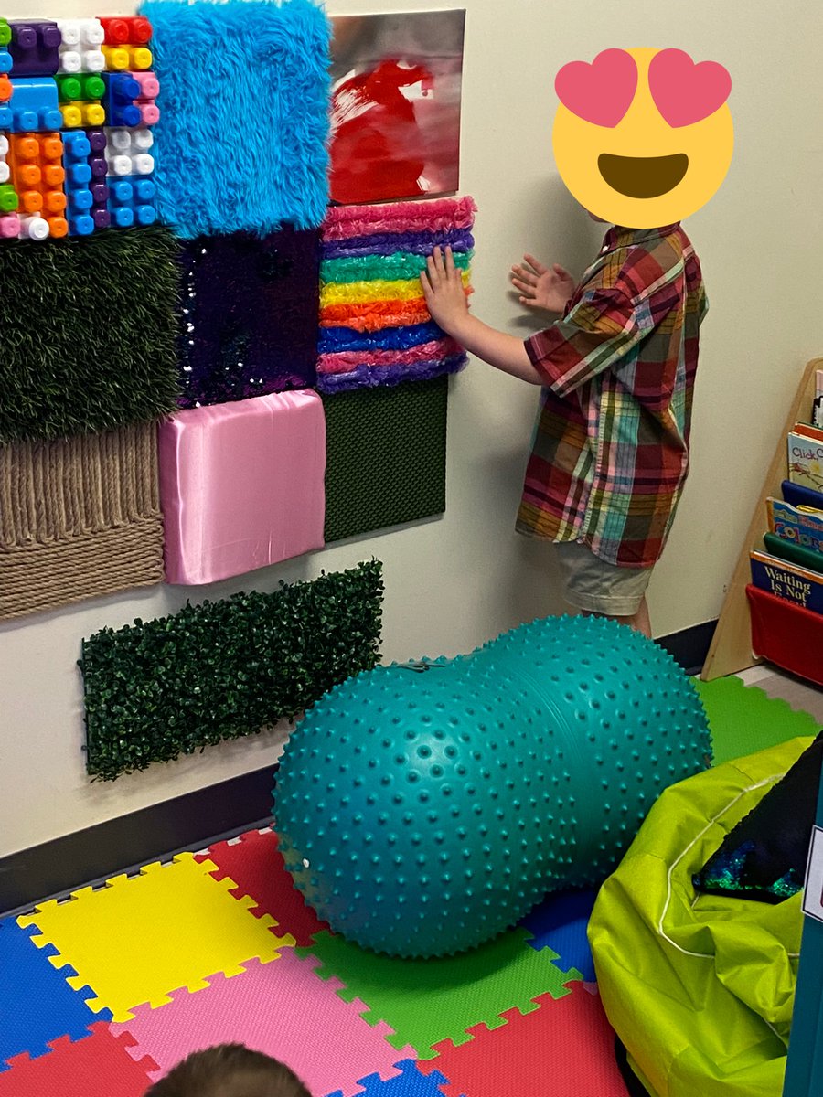 ShevonSullivan's tweet photo. Our Calm Corner &amp; Sensory Wall was a huge hit today! 🤗 @BoydenSchool #firstdayofschool #kindergartenrocks #sensorywall https://t.co/HW87TACKdb