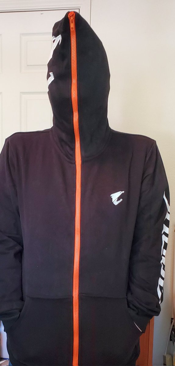 leelazk's tweet photo. @AorusOfficial Thanks for the Hoodie from the Lucky Draw on the last day of PAX West 2022! Next year I am hoping for the plushy to keep the build as comfortable as me! #thishoodiezipsallthewayup https://t.co/h77ogeZJQb