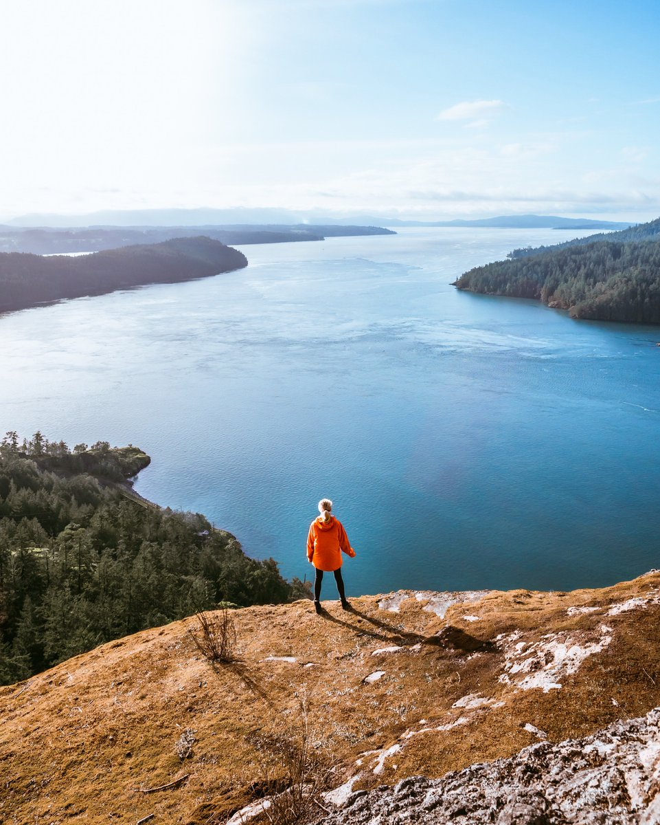 FuelForTheSole's tweet photo. Forever my favourite view ❤️ 
📍Stoney Hill, Vancouver Island, British Columbia 

#vancouverisland #explorebc #travelcanada #outdoorgirl https://t.co/zcuXh9p4Mn