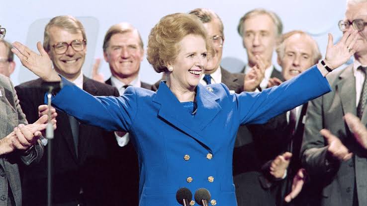JacoZabludovsky's tweet photo. Margaret Thatcher se convirtió hoy en la Primera Ministra del Reino Unido. 🇬🇧 El presidente @JoLopezPortillo la felicitó por ser la primera mujer en acceder al cargo, y le presumió que él nombró  a Griselda Álvarez como primera gobernadora de México, en Colima.

#24Horas https://t.co/1lRCYNBXXn