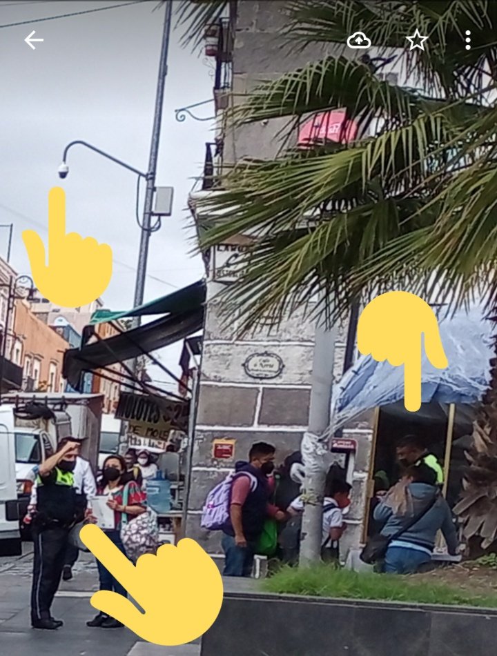 🚨#ÚltimaHora🚨 Elementos de la <a href="/SSC_Pue/">SSC Puebla</a> de compras o ¿Pidiendo mordida? A l@s que están mal estacionados y vendiendo ¿Sin permiso del <a href="/PueblaAyto/">Puebla Gobierno de la Ciudad</a>? (8 oriente esquina boulevard 5 de mayo) Con copia para <a href="/Hechizero_38/">★·.·´HeChIzErO`·.·★</a> #Puebla #México