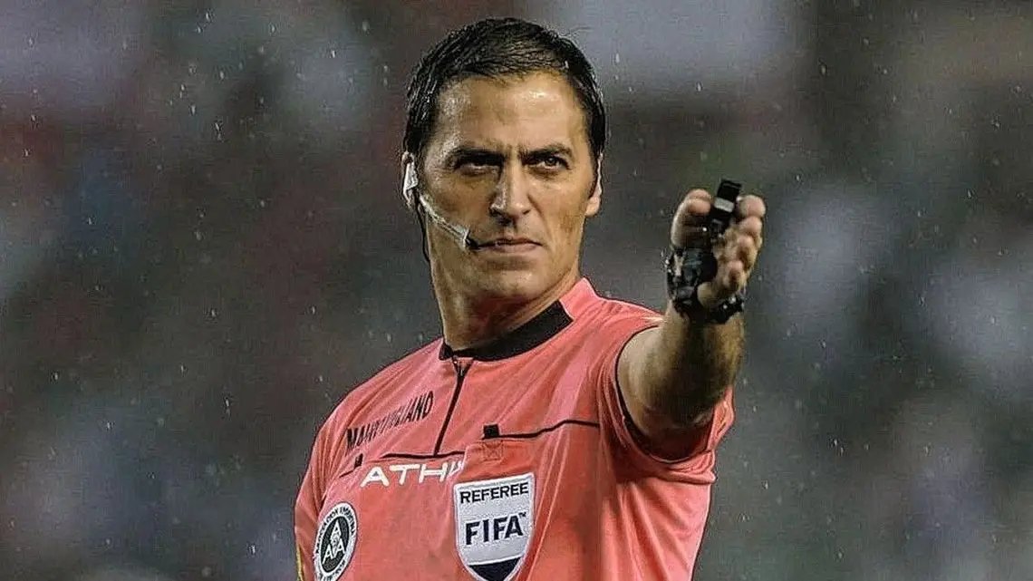 TodoPorBoca12's tweet photo. 🚨 ATENCIÓN 🚨

▶️ Se acaba de confirmar que Mauro Vigliano será el encargado del VAR entre Boca y River, el próximo domingo. https://t.co/6trTCxRoCD