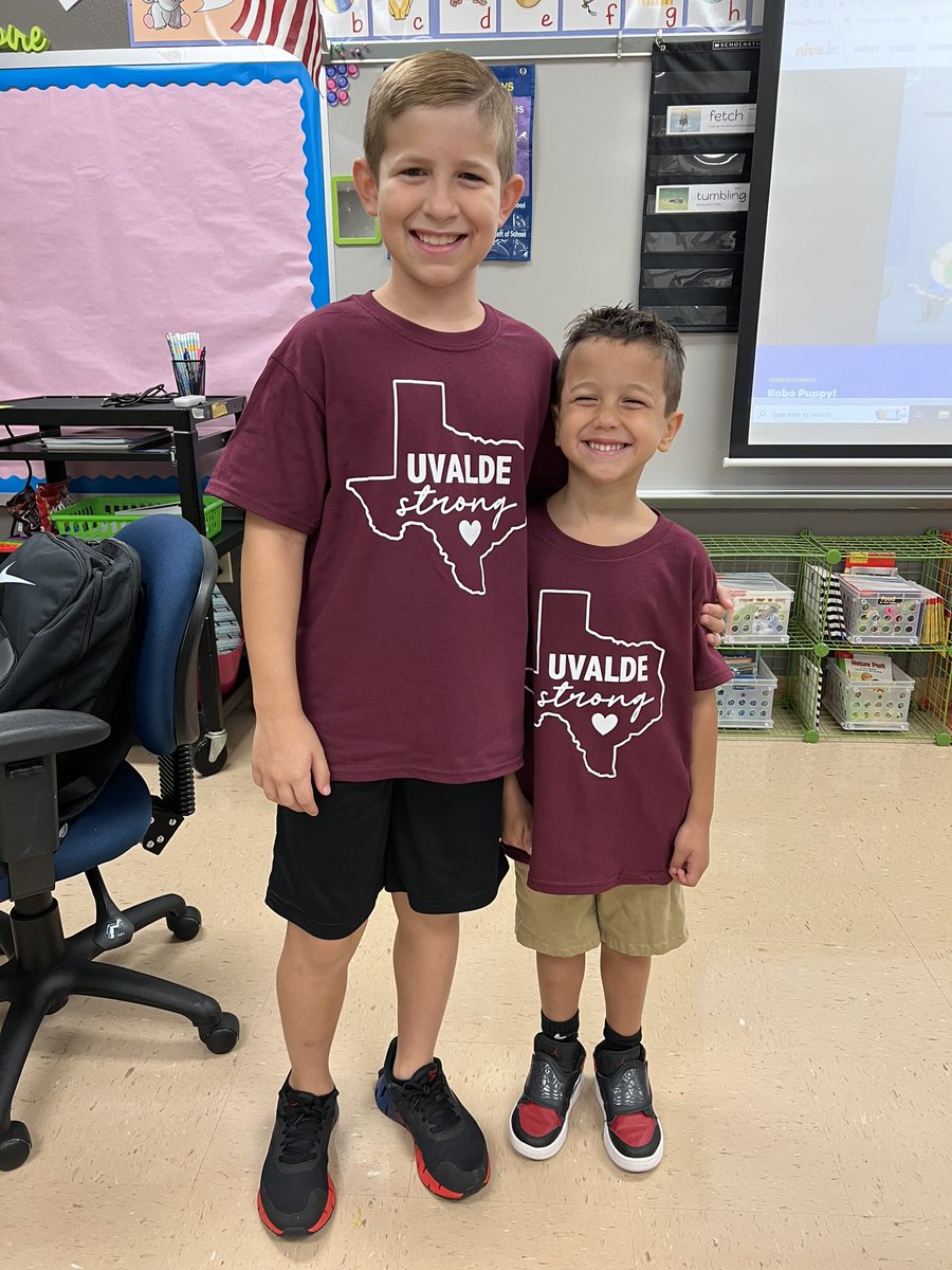 douglass_class's tweet photo. Supporting all those sweet babies that returned to school today! #UvaldeStrong  #STEAMatStribling https://t.co/Z0eFxkA880