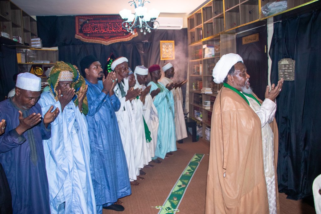 SZakzakyOffice's tweet photo. Representatives of pan-Fulani cultural organization pay a visit to leader Sheikh Ibraheem Zakzaky (H) at his Abuja residence.

@Szakzakyoffice 
06/09/2022 https://t.co/7BR97aZiZ2