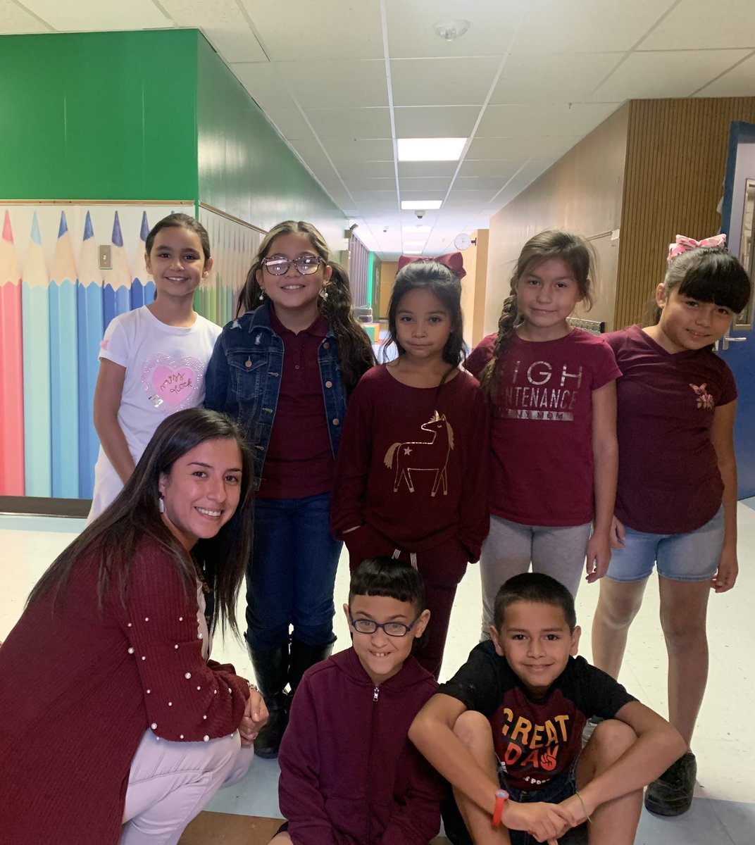 Mrs_Guebara's tweet photo. Supporting @Uvalde_CISD on their 1st day of school! 🤍 @NoelLonghorns @EctorCountyISD #UvaldeStrong https://t.co/aX3gMvFvMv