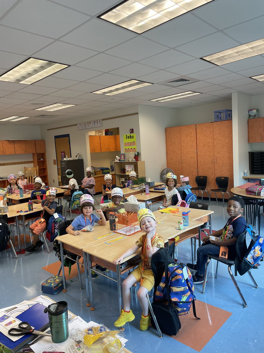 jlars013's tweet photo. First day of Kindergarten done!
“Do we get nap time here?” -a common question today (I needed one too!🙊🙊)
#KindergartenRocks #BuildingTheBestSPS #SPSBackAndBetter #SPSK12Proud #Gr8G8rs #GrowingGreatGators 🐊#UR1Gr8G8r @CESg8trs https://t.co/TJwgUsSk6U