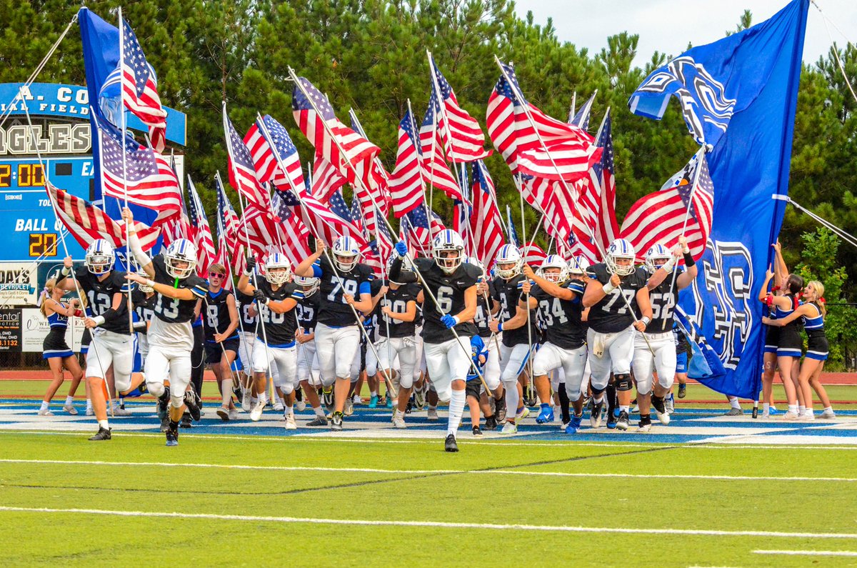 mtparanschool's tweet photo. The #MPCSFamily showed up in droves donning their red, white and blue gear in support of our Eagles' opening varsity football game. It was a great night to start off the season with a celebration of country, faith, family, and Friday night lights! #MPCSisFamily #CommunityOriented https://t.co/tLznuxz8W3