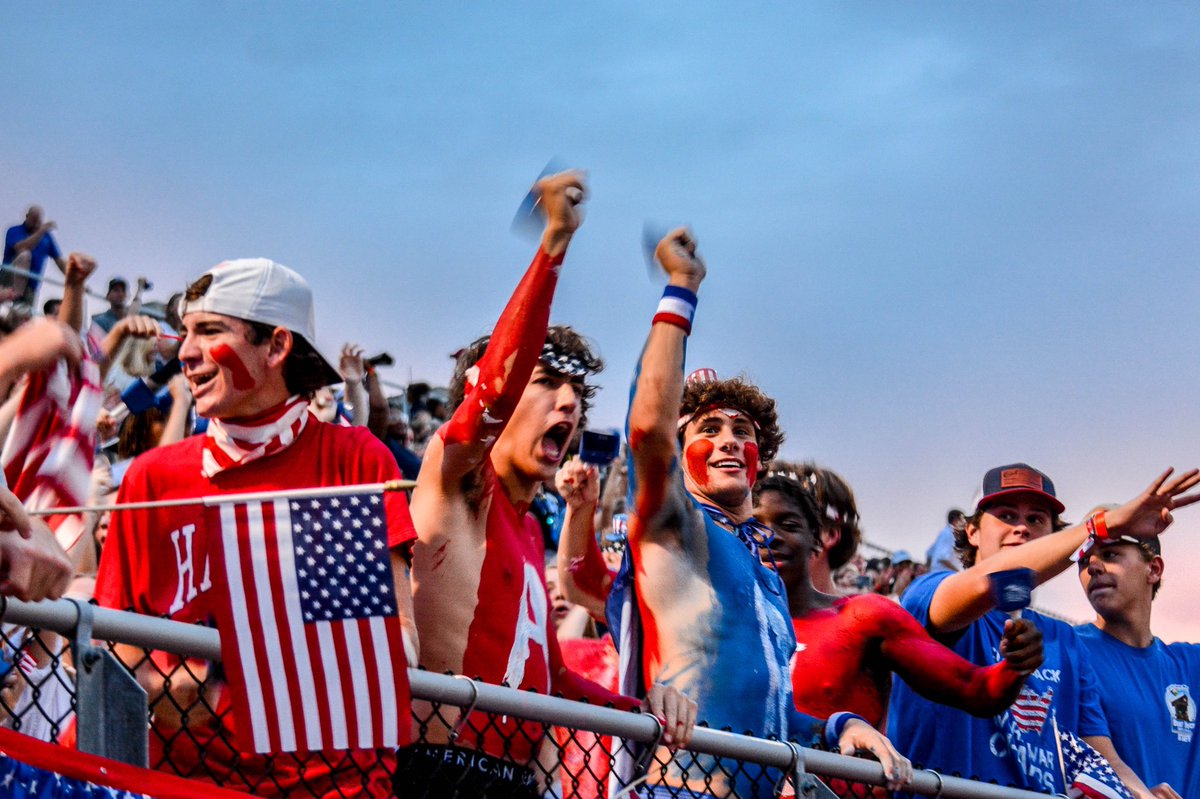 mtparanschool's tweet photo. The #MPCSFamily showed up in droves donning their red, white and blue gear in support of our Eagles' opening varsity football game. It was a great night to start off the season with a celebration of country, faith, family, and Friday night lights! #MPCSisFamily #CommunityOriented https://t.co/tLznuxz8W3