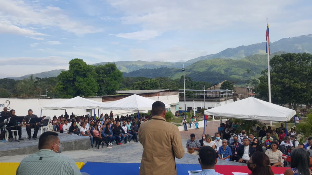 #6Sep #A3MesesDelSecuestroDelAvión En honor a Nuestra Señora del Buen Consejo junto a la <a href="/Revengacm/">CmRevenga</a> celebramos una extraordinaria sesión especial ... Seguimos conmemorando nuestras tradiciones en #RevengaNuevaCiudad
<a href="/NicolasMaduro/">Nicolás Maduro</a>
<a href="/Soykarinacarpio/">Karina Carpio</a> 
<a href="/dcabellor/">Diosdado Cabello R</a> 
<a href="/GobiernoAragua_/">Gobierno Aragua</a>