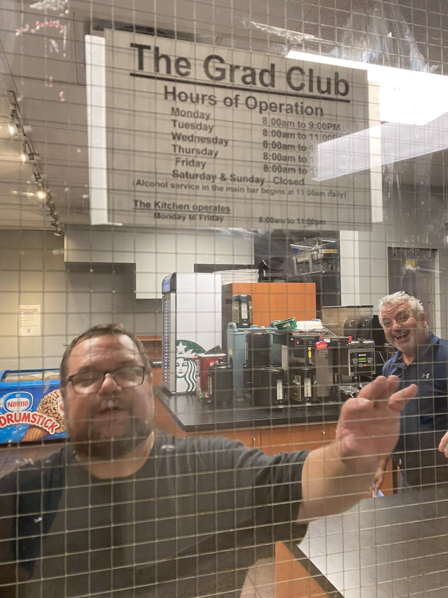 Joel_Welch's tweet photo. New hours of operation at #SOGS #WesternU #GradClub have been posted. We’re into fall/winter term hours! 

Give them a follow at @uwogradclub and check out the new website at https://t.co/zWe1Ds2Jrz.

#GradLifeWesternU https://t.co/1N4ivPc6I6