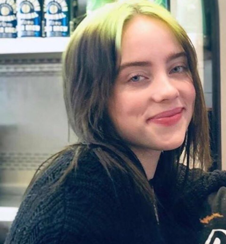 P4RTY_F4V0R_'s tweet photo. I was at my lowest and
When she came and took my hand
And I never will forget her
I wonder if she still remembers me
The night, the night she talked me down
And I wish that I could tell her
That she changed me for the better https://t.co/cICcA4arPF