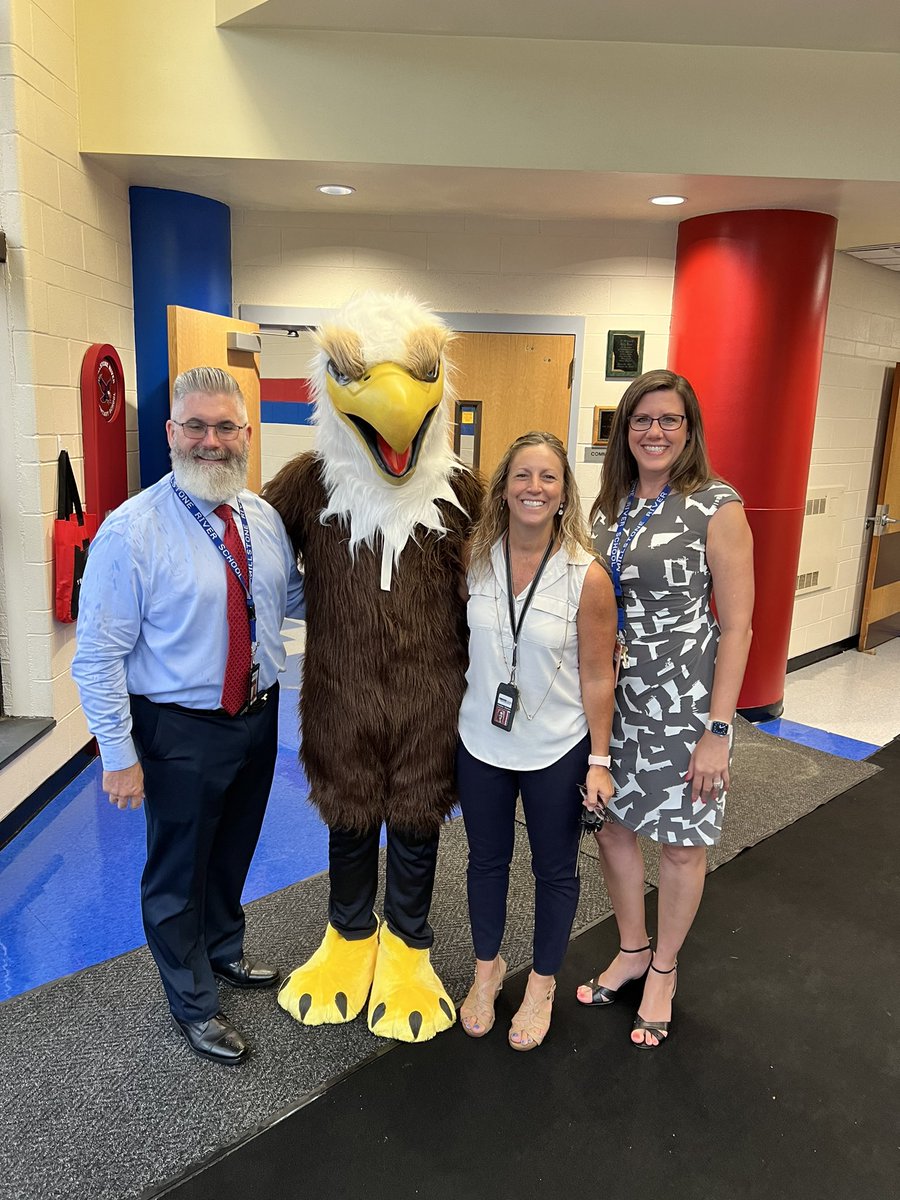 MRS_Eagles's tweet photo. What an AMAZING start to the 22-23 school year! The energy, enthusiasm &amp; excitement filled our halls, classrooms, cafeteria, and buses! Thank you to all our students, staff &amp; families for making this such a special day! We love our eagles! @MRS_Eagles @WWP_Schools https://t.co/FV4haaud5J