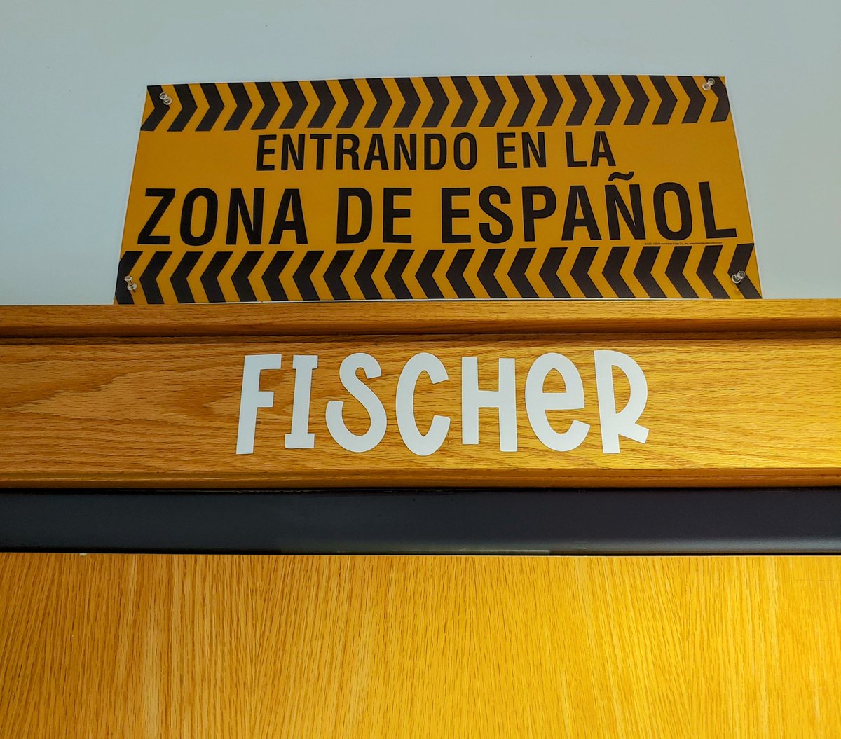jilfis's tweet photo. ¡Feliz #firstdayofschool ! @EPS272 https://t.co/UJzcHzZJQZ