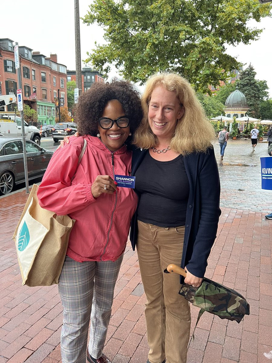 Emma_Crowley_'s tweet photo. Thank you Mayor @Kim_Janey for joining @ShannonForAG at our second to last Election Day GOTV stop! #mapoli https://t.co/83FGPJOPMr