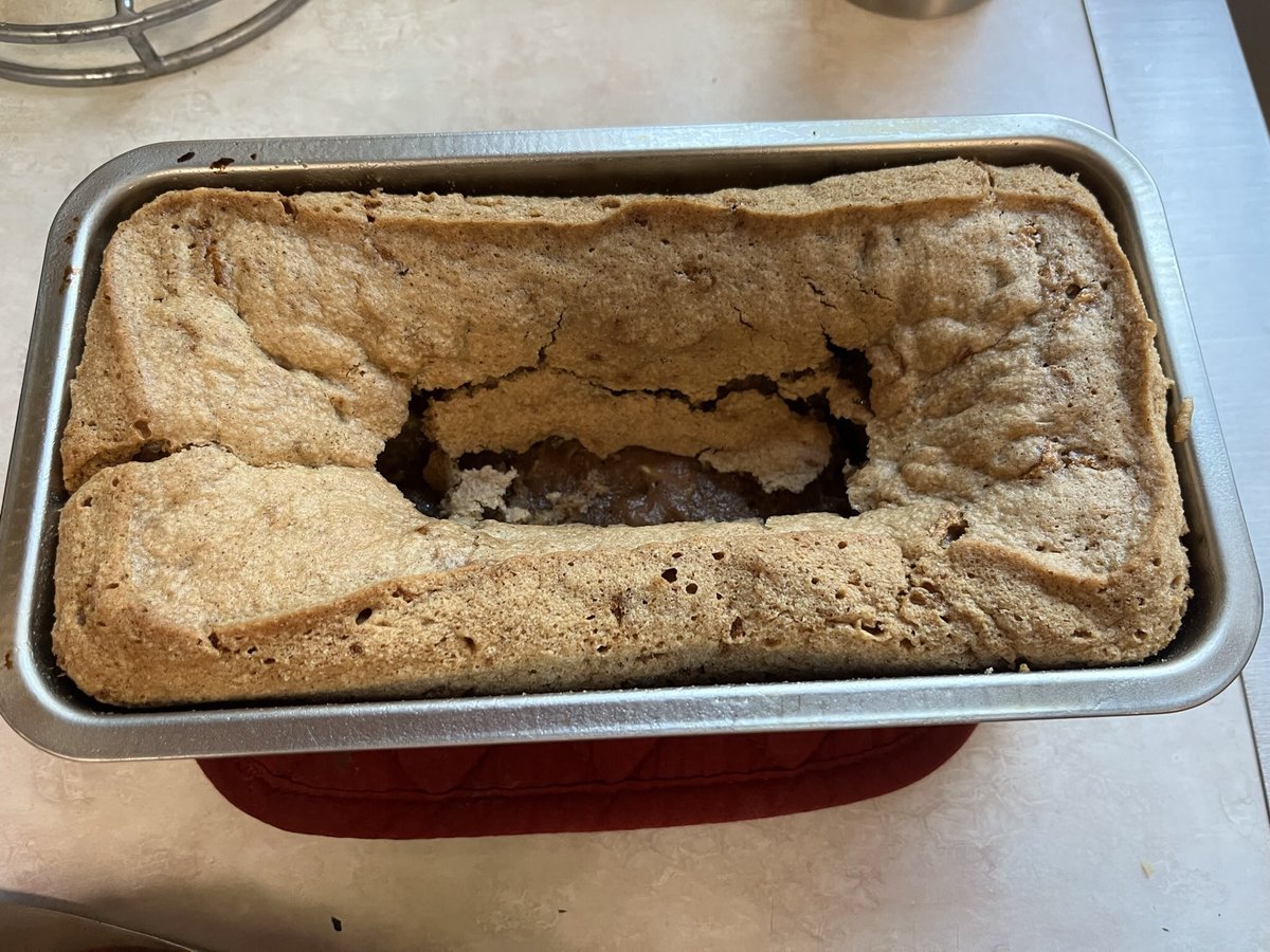 DebbiesStories's tweet image. In other news, here’s what happens when you mistakenly add baking soda instead of baking powder. #bakingfail