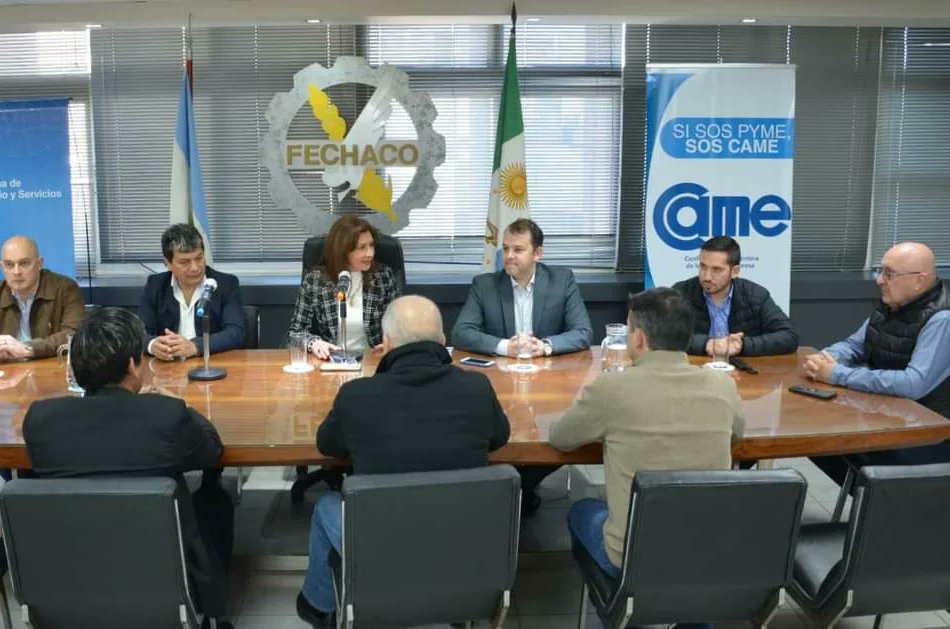 CamaraRcia's tweet photo. 👉🏻 El objetivo del encuentro fue para abordar los alcances del Decreto Nacional 551/22, que pone en vigencia el programa "Puente al Empleo" para la reconversión de planes sociales, desde el 1 de octubre, garantizando la posibilidad de acceder a un puesto laboral en blanco (...) https://t.co/4YZDeNs62X