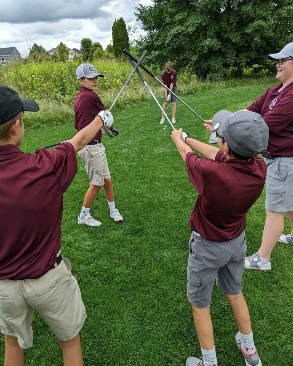 CWMSAthletics's tweet image. Using their irons as lightsabers and then big cheesy grins. These guys are fun on and off the course. @vpaini 

#GoIndians