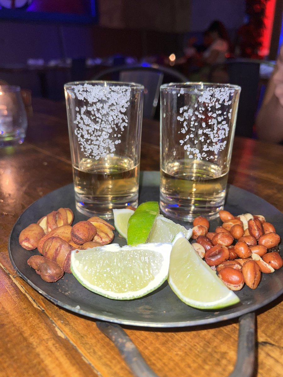 TobiasEats's tweet photo. So The Restaurant I’m At Just Said , “Here’s some complimentary @ClaseAzulMexico #Shots 🍶, Thank you for dining with us @TobiasEats we cleared your bill 🙏🏼”
😍 #AgaveCocinaMexicana #SendsIt 😍 https://t.co/XFMGTx4tAF