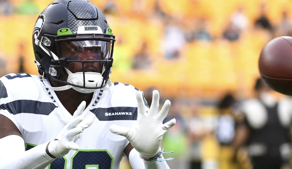 RookieWatxh's tweet photo. Tariq Woolen has been listed as a starting CB on the Seahawks first regular season depth chart.

The only rookie starting on the Seahawks defense. https://t.co/l78eLMGkVh