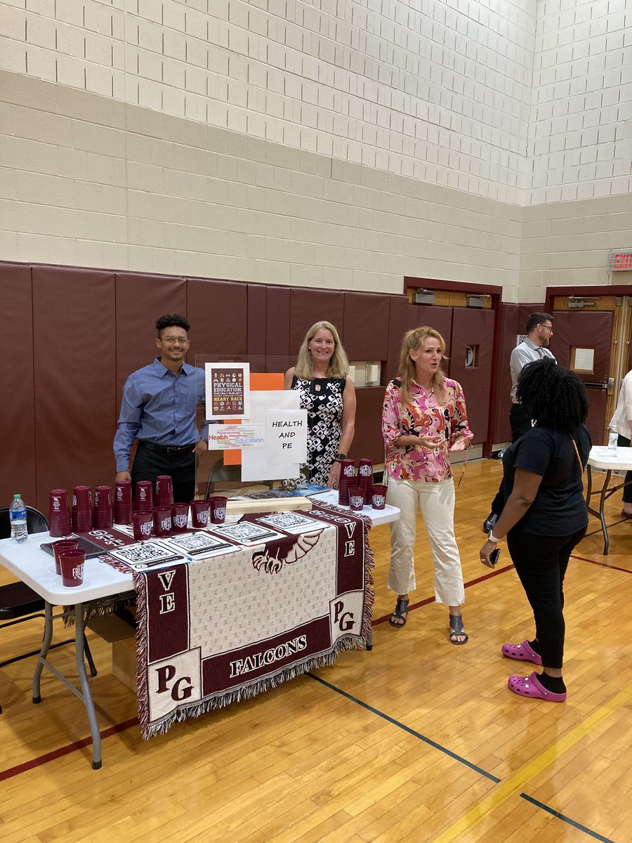 pgsdfalcons's tweet photo. Welcome to PGMS Back-to-School Night!🏫✏️📚
 #PottsgroveProud #BackToSchool https://t.co/dxKlbimgIm