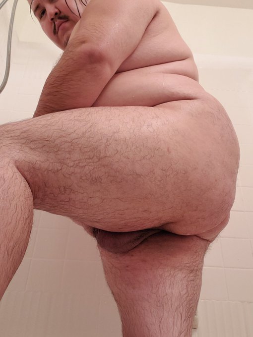 3 pic. Thought I would take a cool shower. And wanted to share hehe #tummytuesday #gay #gaybear #gaychub