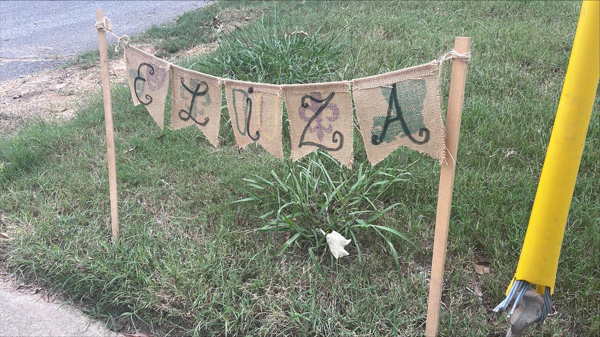 WMCActionNews5's tweet photo. A memorial has emerged on Central Avenue near Zach Curlin to honor Eliza Fletcher. 💔 https://t.co/bcoryJQwLX