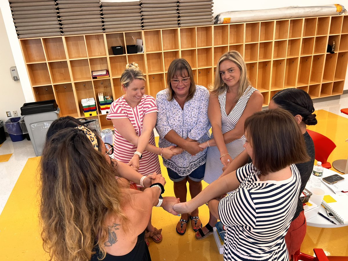 kolayokunjr's tweet photo. #CREW overview and planning led by our Guidance Counselor and Crew coach @j_lamanno. #WeAreCrewNotPassengers @ELeducation @NYCOutwardBound #LetsGetItStarted at #WAELs @CSD31SI @DrMarionWilson @CChavezD31 https://t.co/O7cHvSGpk3