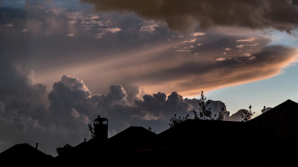 RCWoodson1's tweet image. #sunsetweather #stormclouds #September2022 #nikonphotography