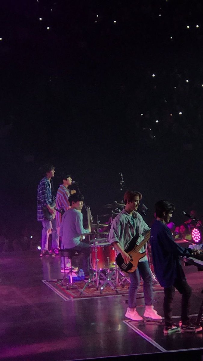 brianscheeks1's tweet photo. congratulations to day6 for debuting 7 years ago <3 ~ 

#데이식스_청춘의_일곱번째_페이지
#DAY6_7th_Page 
@day6official #day6 #데이식스 https://t.co/MAkMrQHOyC