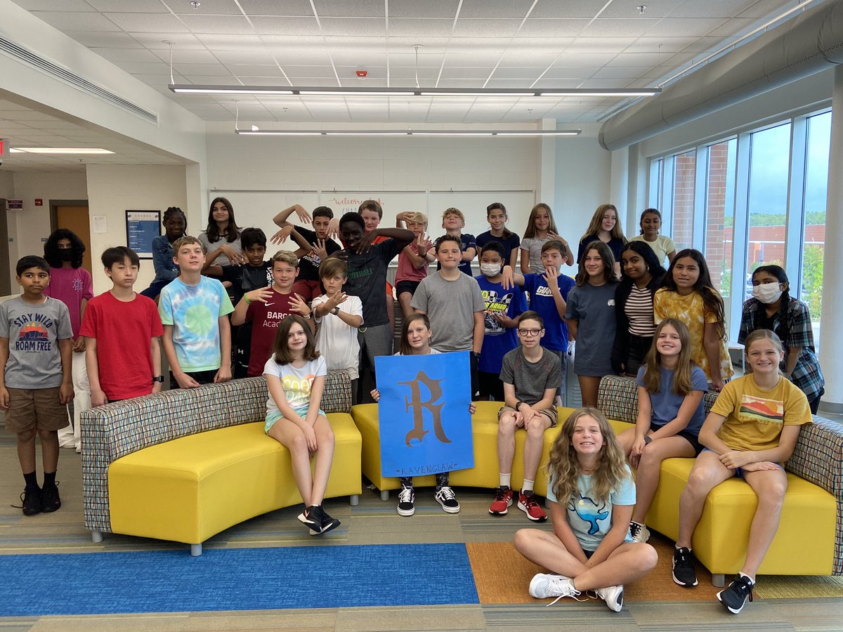Mrs_Sidoti's tweet photo. Another year, another sorting! My favorite tradition of the year 🥳 Can’t wait to see which team will win Q1/Q2! ✨ 🐦 🦁 🦡 🐍 https://t.co/rakatDHxCk